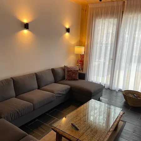 42 Grados Norte Vadinia Dağ evi