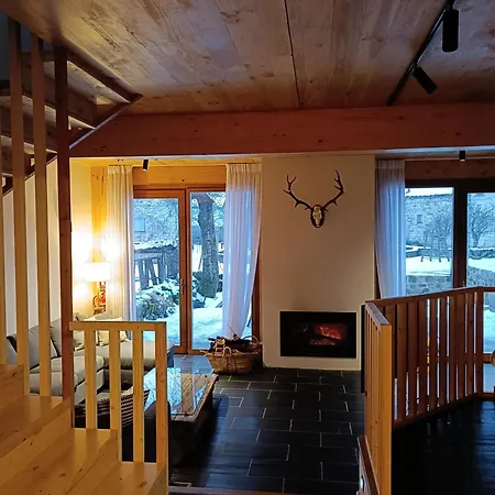 42 Grados Norte Vadinia Dağ evi Besande